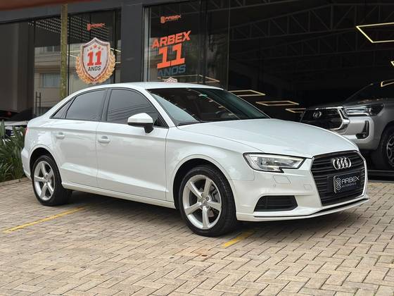 AUDI A3 1.4 TFSI SEDAN AMBIENTE 16V FLEX 4P TIPTRONIC AUDI A3 1.4 TFSI SEDAN AMBIENTE 16V FLEX 4P TIPTRONIC